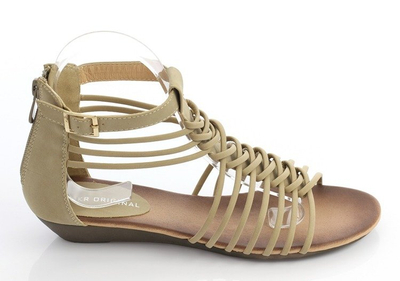 Бежеві босоніжки на низькому каблуці зі штучної шкіри Uasswerra - Взуття