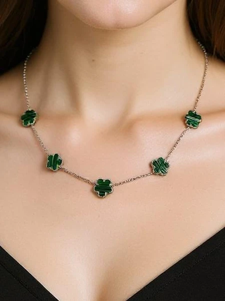 Náhrdelník Aurelia Clavis s perletí ve zlatém provedení