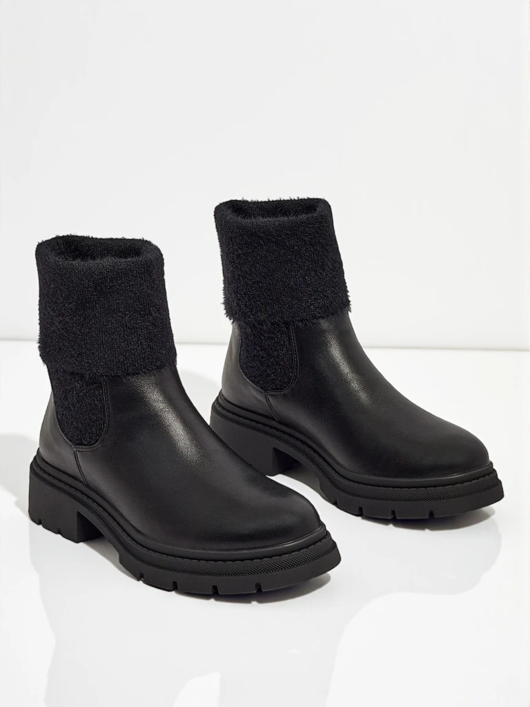 Dámské kotníkové boty z eko kůže s kožešinou Kesy
