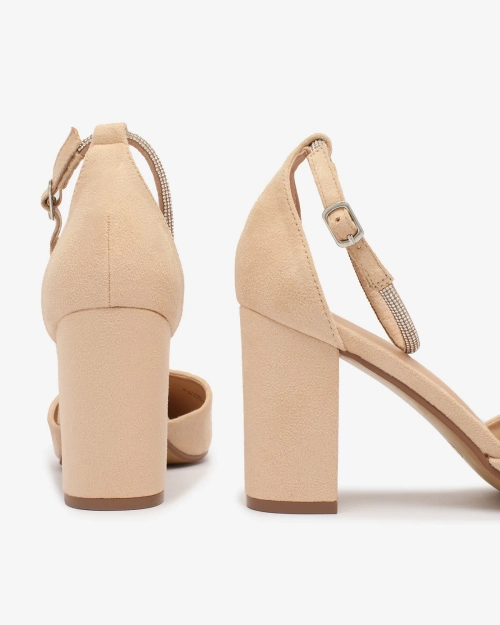 Бежеві жіночі туфлі-човники з цирконами Royalfashion Britica