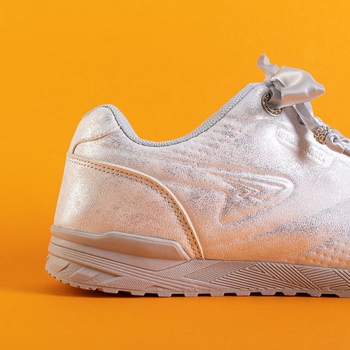 Світло-сірі жіночі кросівки з блискучим покриттям Simoli