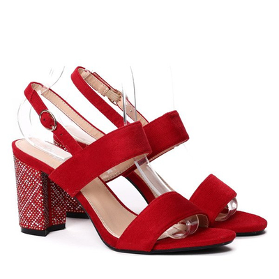 Czerwone sandały na słupku- Obuwie
