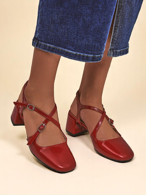 Royalfashion Жіночі туфлі на низьких підборах з декоративними ремінцями Lollita