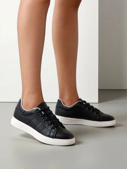 Жіночі спортивні кросівки Royalfashion Fogod на шнурівці