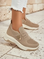 коричневий