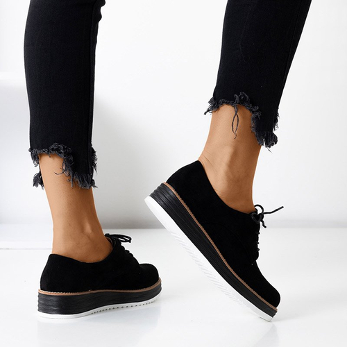 Чорні жіночі еко-замшеві туфлі на платформі