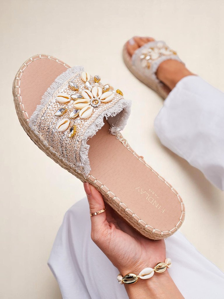 Dámské sandály Perseida Royalfashion stříbrné s mušlemi na ploché podrážce