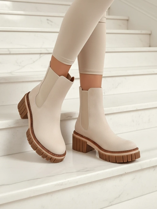 Ботки на підборах з еко нубуку Amber Walk