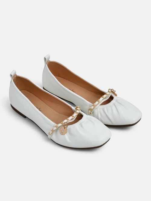 Білі жіночі балетки Callista з ланцюжком - екологічна шкіра, класика Італії