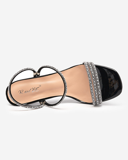 Чорні лаковані шльопанці на низьких підборах Lakopi