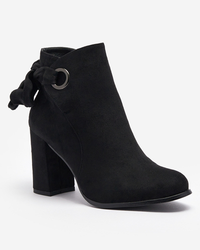 Dámské kozačky z ekokůže s mašlí v černé barvě Agarol- Obuv