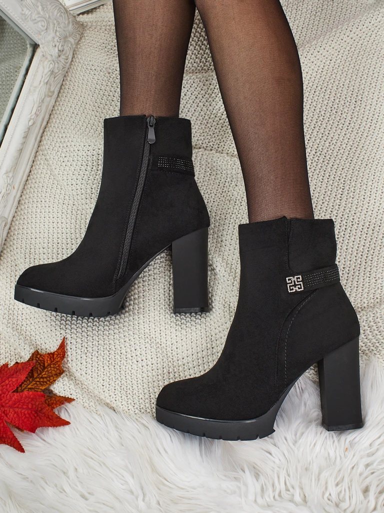 Dámské kotníkové boty eko semišové na sloupku Zavrina