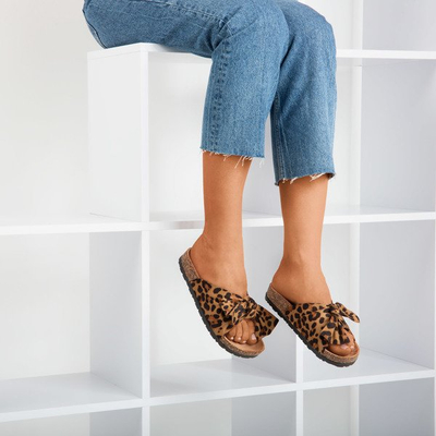 Hnědé dámské žabky s leopardím lukem Sunshine - Footwear 1