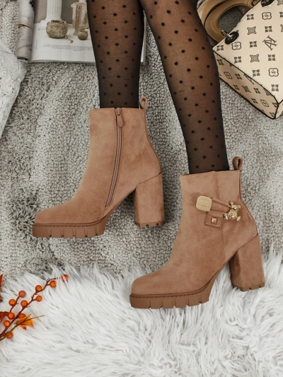 Dámské kotníkové boty eko semišové na sloupku Bearr