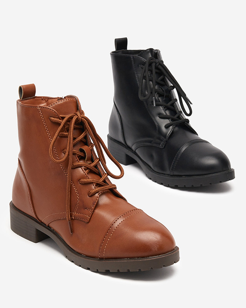 Чорні жіночі чоботи на низькому каблуці Verasi