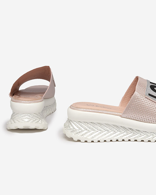 Рожеві блискучі жіночі тапочки з написом Соша- Взуття