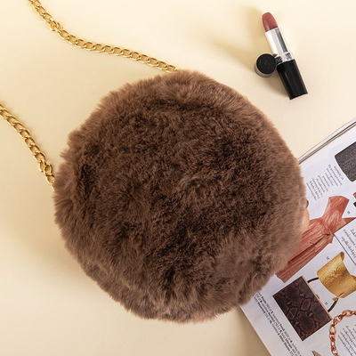 Коричнева хутряна сумочка