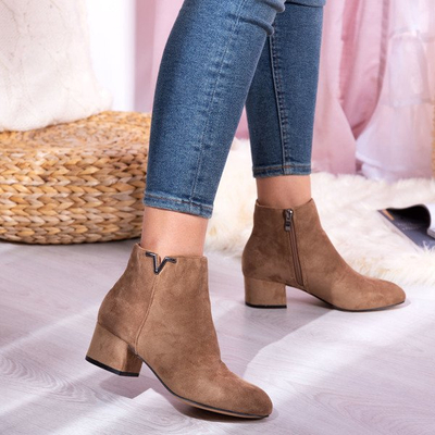 Коричневі ботильйони на низькому каблуці Roni - Взуття