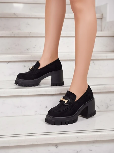 Елегантні Сандалі Vulcano в Кольорі Чорного Замшу