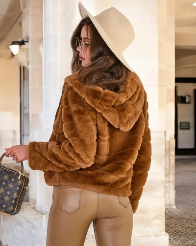 Royalfashion Dámská bunda z imitace kožešiny