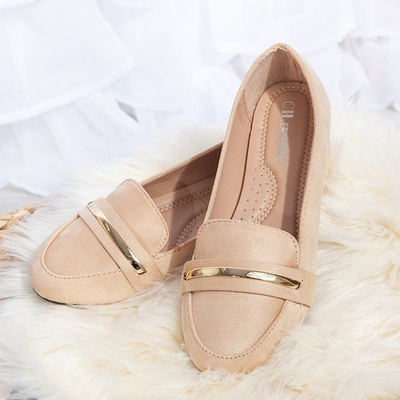 Beżowe mokasyny ze złotą ozdobą Greca - Obuwie