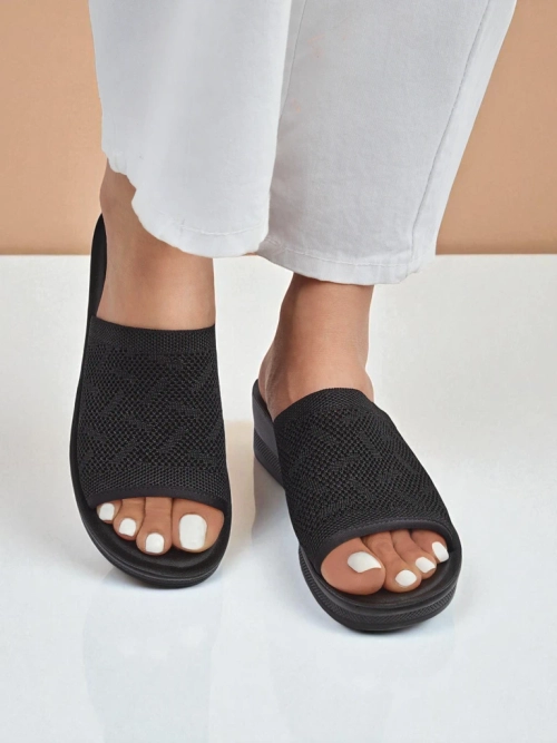 Royalfashion Жіночі босоніжки на низькій танкетці Elara