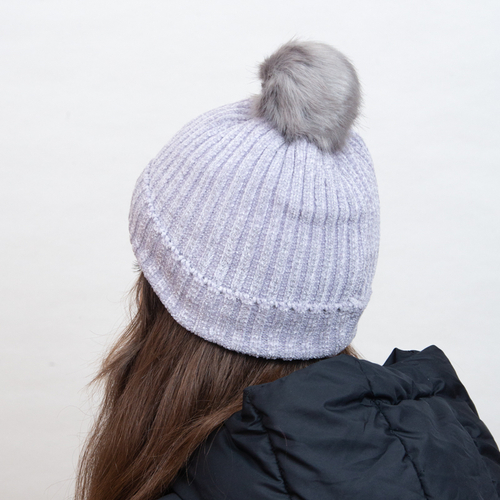Шапка утеплена сіра з білими смужками і помпоном - Аксесуари