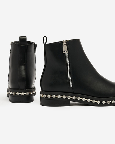 Royalfashion Černé dámské kozačky na plochém podpatku se zirkony Wiskuni