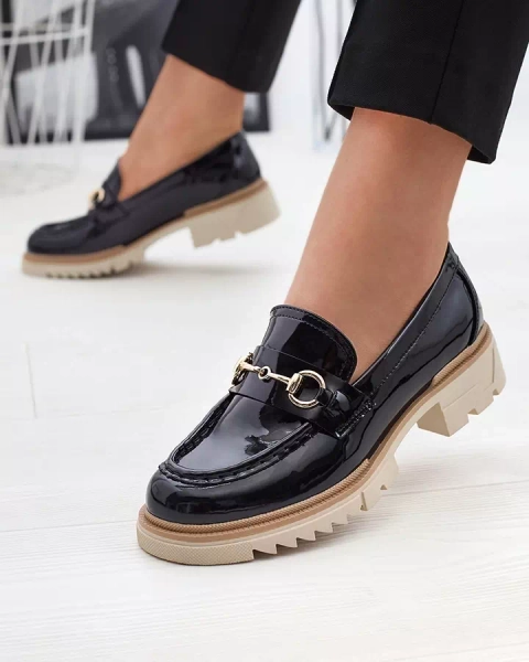 Černé lakované dámské mokasíny s řetízkem Soterra - Obuv