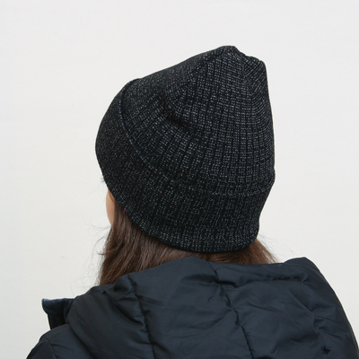 Жіноча шапка біні чорна - Аксесуари