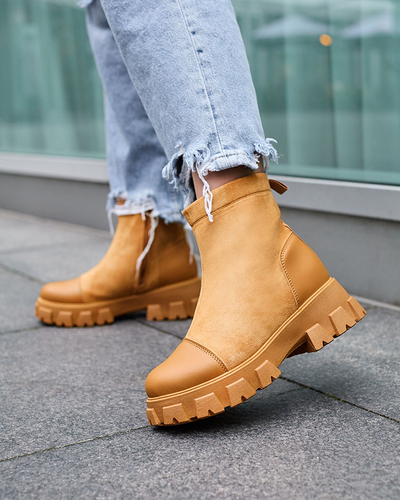 Royalfashion Dámské kozačky na plochém podpatku v barvě camel Leffoi