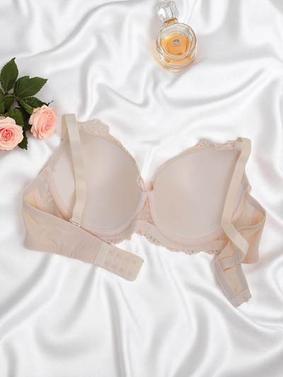 Royalfashion Dámská vyztužená podprsenka s krajkou Delicate Grace