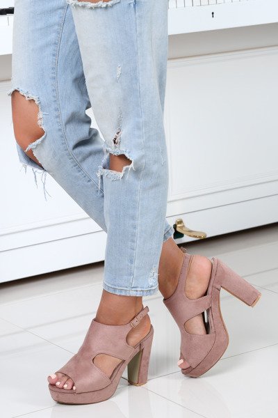 Różowe sandałki na słupku- Obuwie