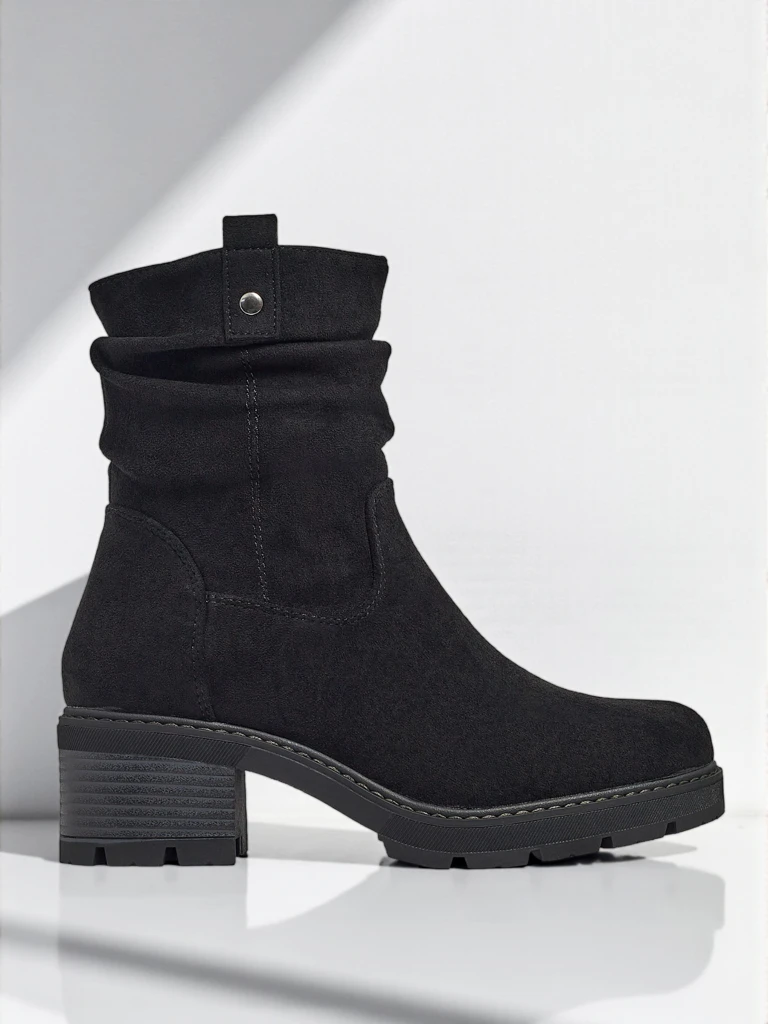 Vyšší dámské kotníkové boty z eko semiše Carmine