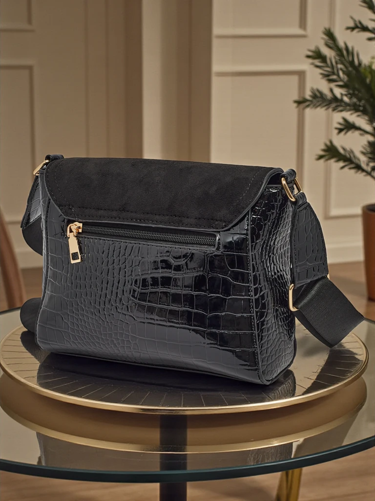 Malá dámská kabelka z eko kůže s ražbou Narelle