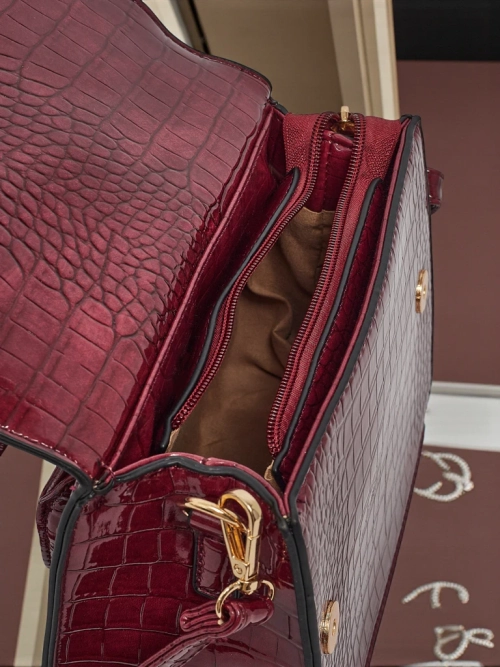 Лакована маленька жіноча сумочка з еко шкіри Veluna