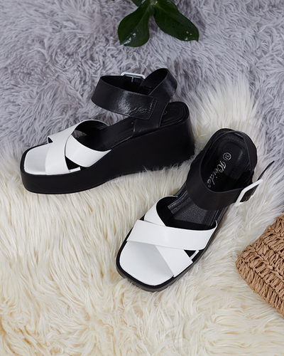 Bílé a černé dámské sandály z eko kůže na klínku Scozi - boty