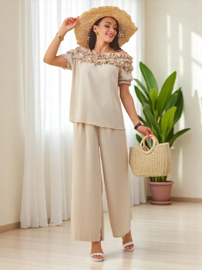 Royalfashion Dámský set s topem přes ramena s krátkým rukávem a zdobeným dekoltem a rozšířenými kalhotami