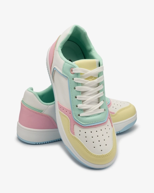 Біло-м'ятні спортивні кросівки для жінок Azzafa- Footwear