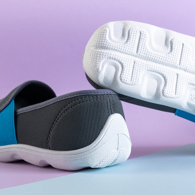 Šedé dámské látkové tenisky navléknou na Molara - obuv