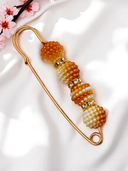 Dekorativní dámská brož s perlami Four Pearls