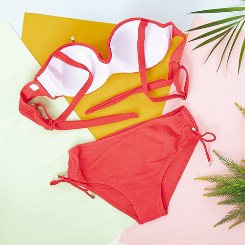 Кораловий жіночий купальний костюм