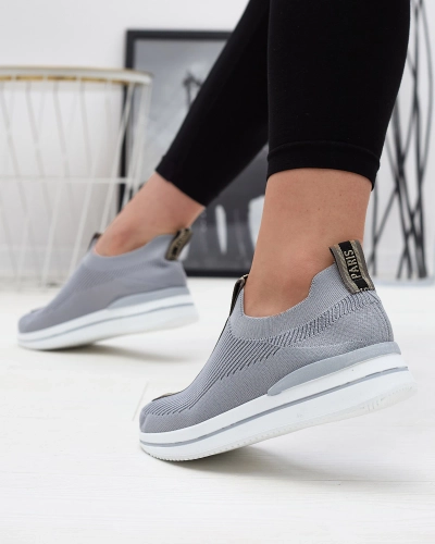 Dámská nazouvací sportovní obuv s nápisy v šedé barvě Cerppa- Footwear