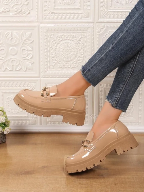 Royalfashion Жіночі лофери з патентної шкіри Arieda