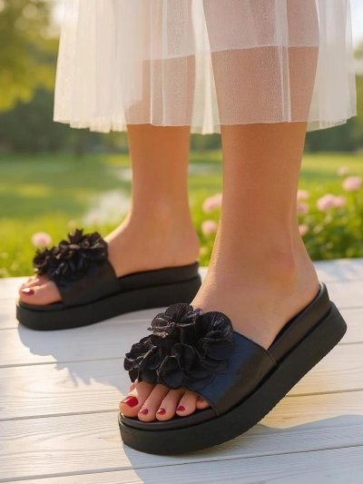 Royalfashion Жіночі сандалі з маленькими квітами Frezja