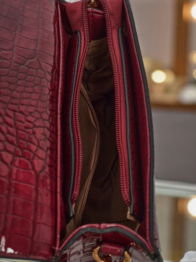 Lakovaná Malá dámská kabelka z eko kůže Veluna