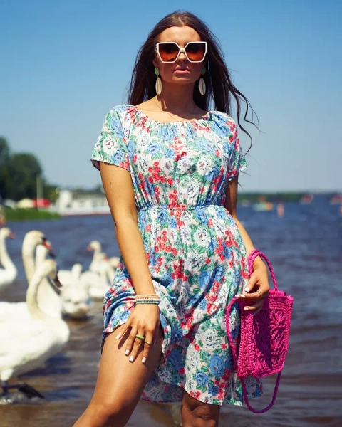 Royalfashion Dámské květinové mini šaty a'la hiszpanka v modré barvě