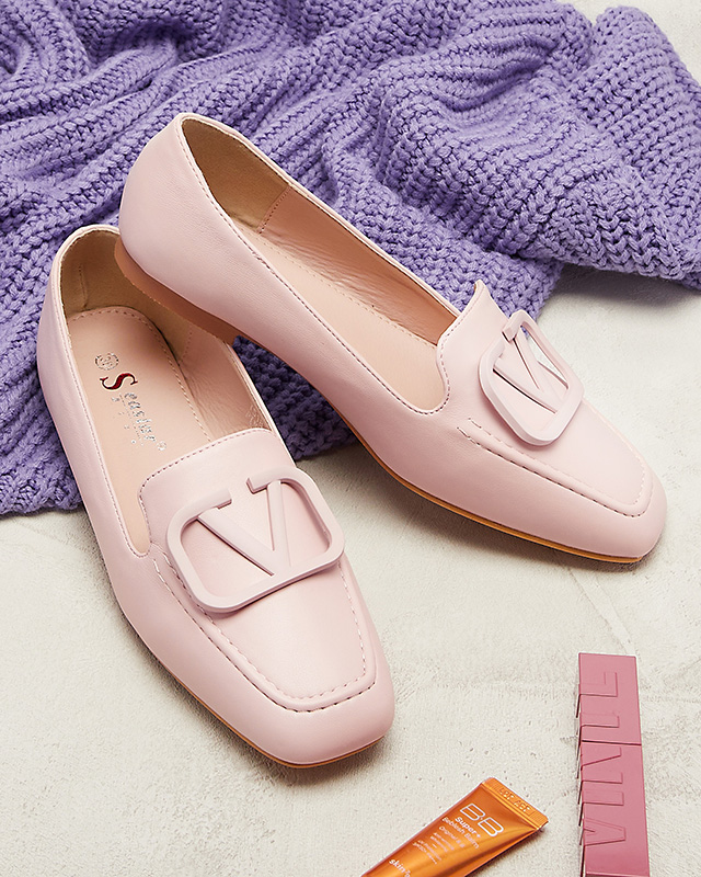 Světle růžové dámské mokasíny s ornamentem v odpovídající barvě Terika - Obuv