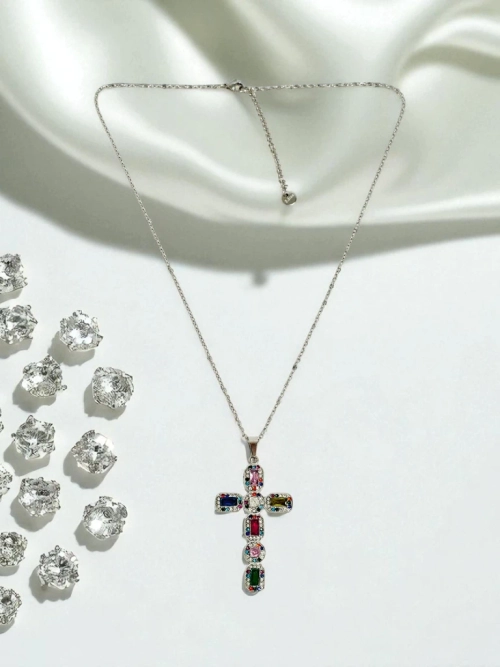 Срібне намисто Aurelia з хрестиком і кольоровими кристалами