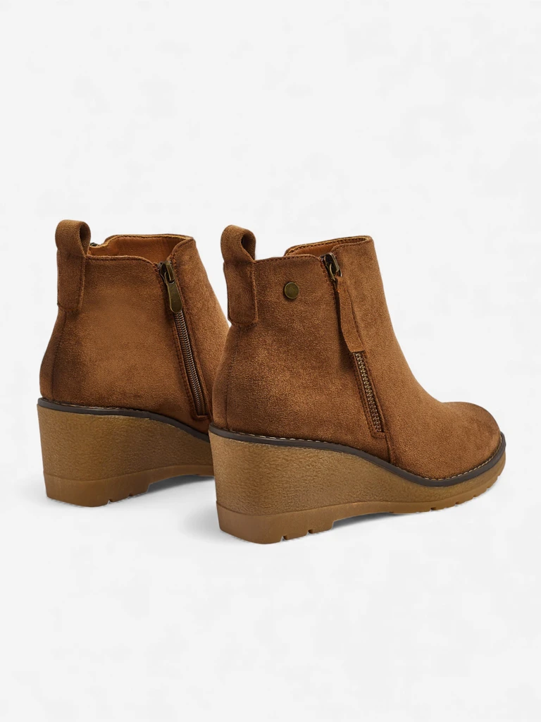 Dámské kotníkové boty na klínku Zarrico